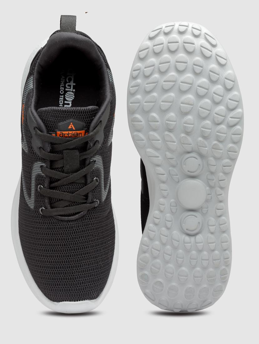 men lace up sports shoes - 21460498 - Standard Image - 4