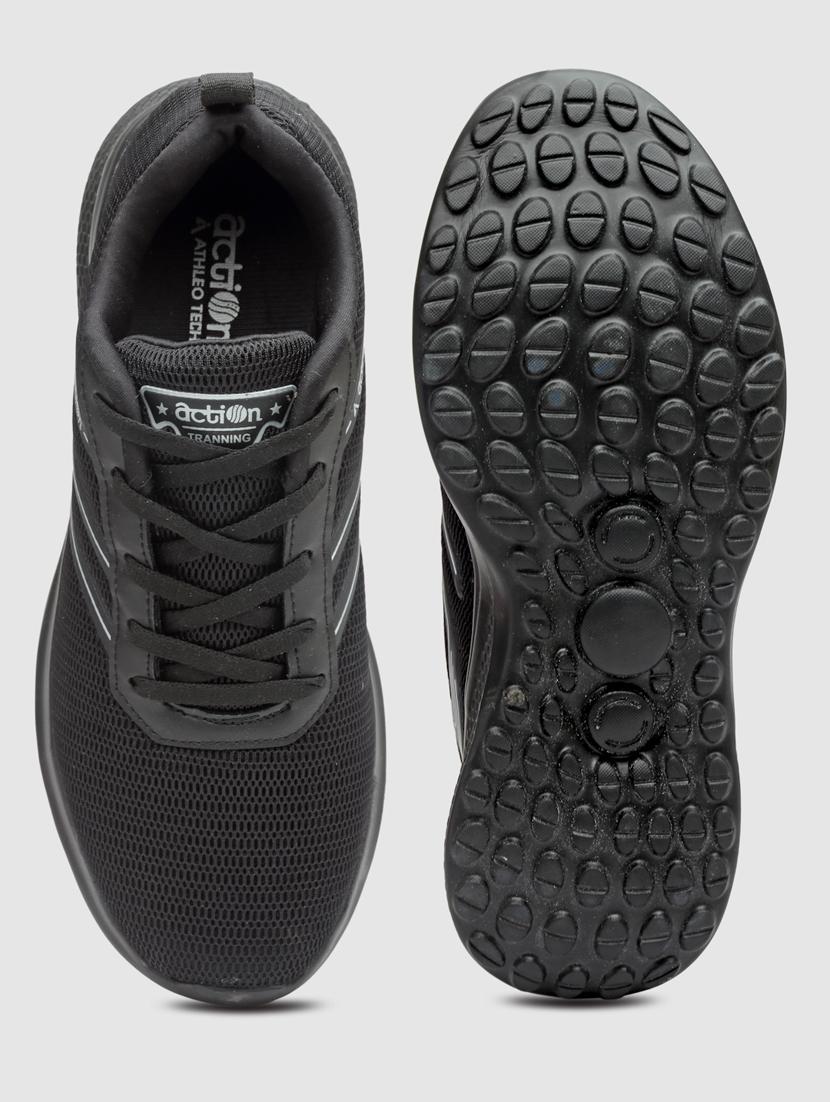men lace up sports shoes - 21460501 - Standard Image - 4