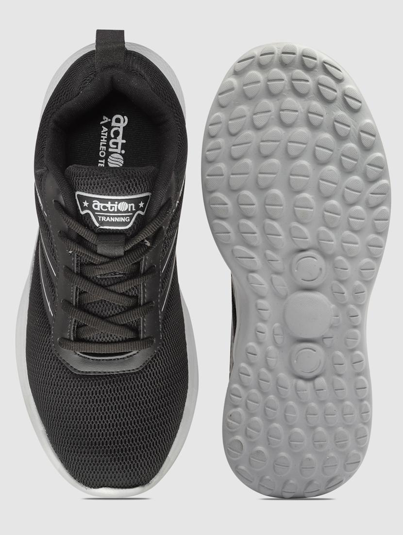 men lace up sports shoes - 21460502 - Standard Image - 4