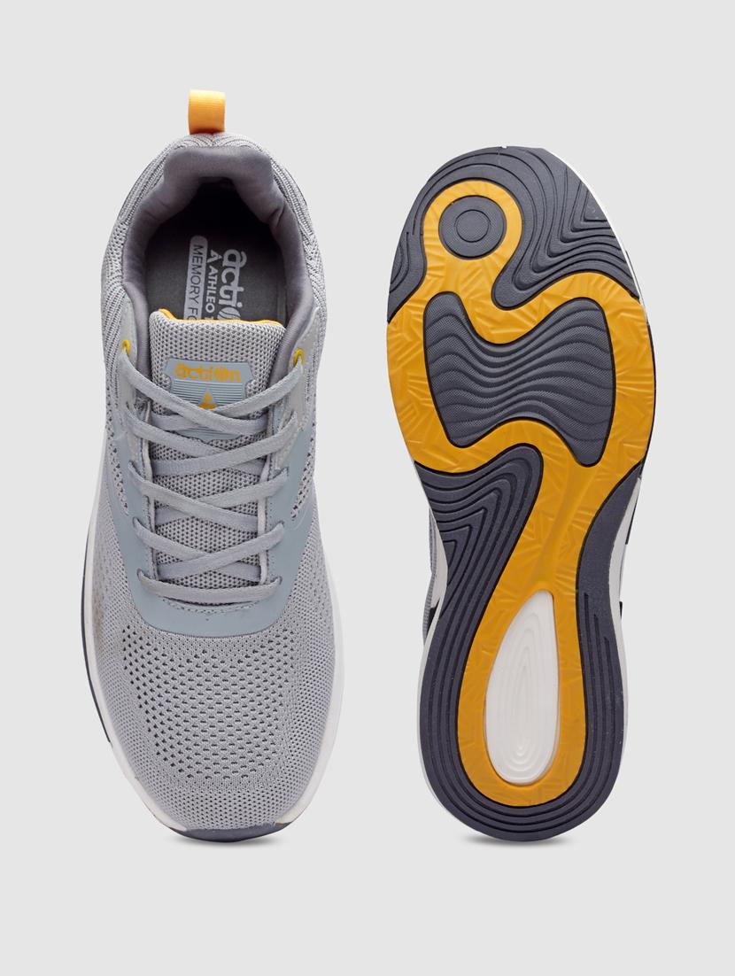 men lace up sports shoes - 21460509 - Standard Image - 4