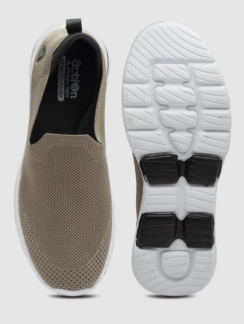 men slip on sports shoes - 21460524 - Standard Image - 4