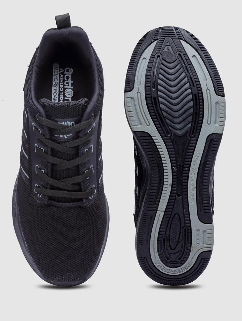 men lace up sports shoes - 21460531 - Standard Image - 4