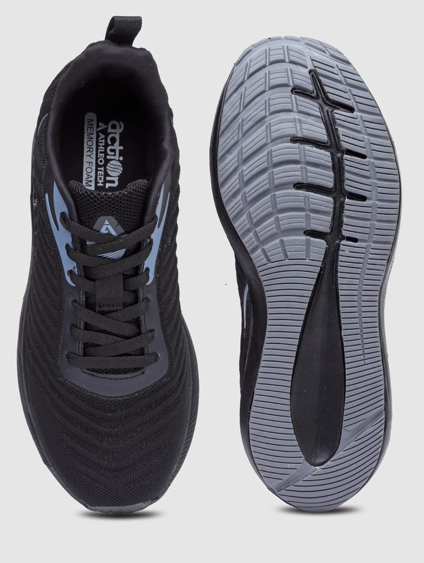 men lace up sports shoes - 21460544 - Standard Image - 4