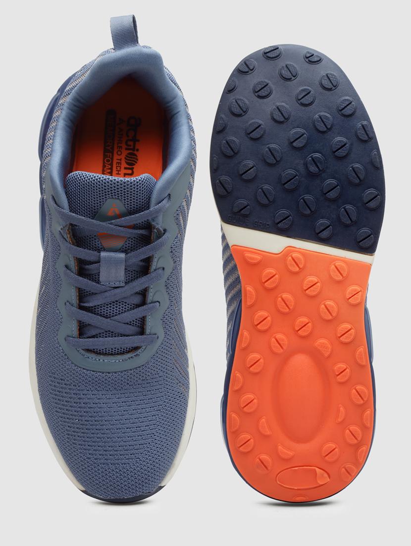 men lace up sports shoes - 21460555 - Standard Image - 4