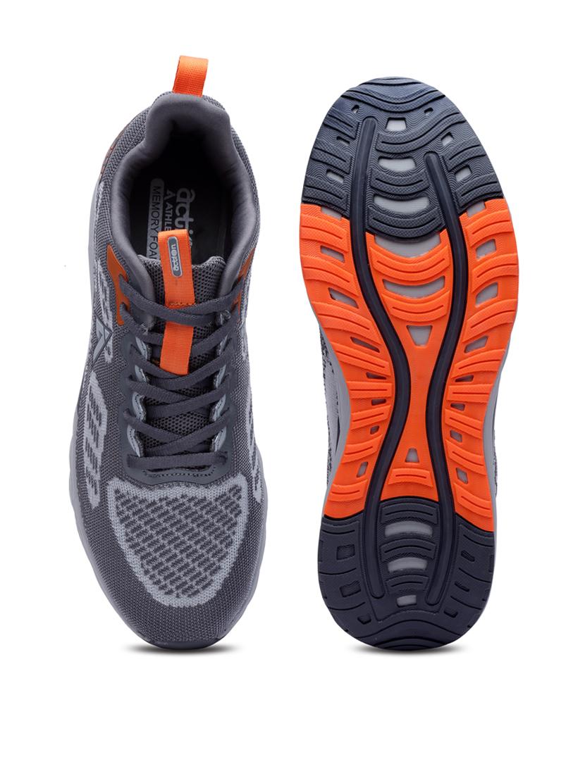 men lace up sports shoes - 21460559 - Standard Image - 4
