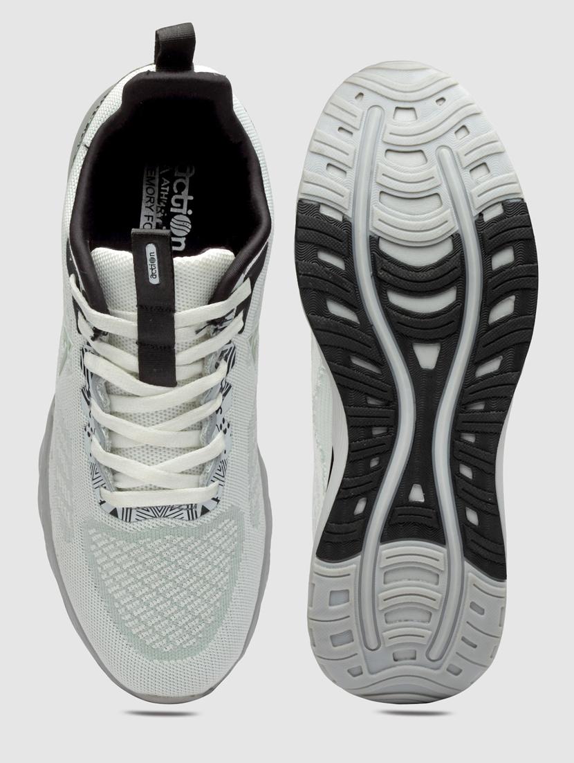 men lace up sports shoes - 21460563 - Standard Image - 4