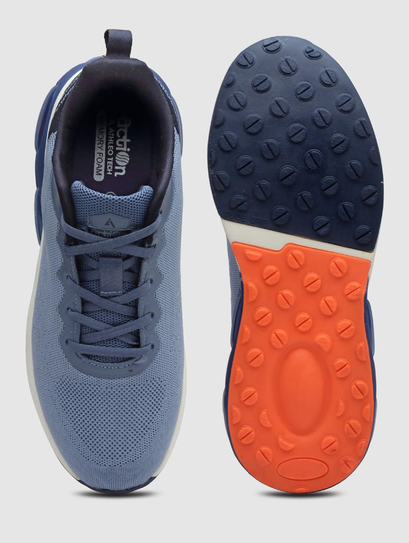 men lace up sports shoes - 21460566 - Standard Image - 4