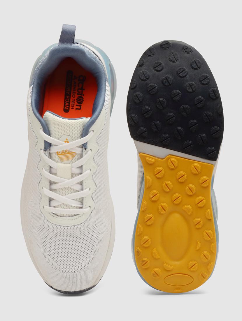 men lace up sports shoes - 21460567 - Standard Image - 4