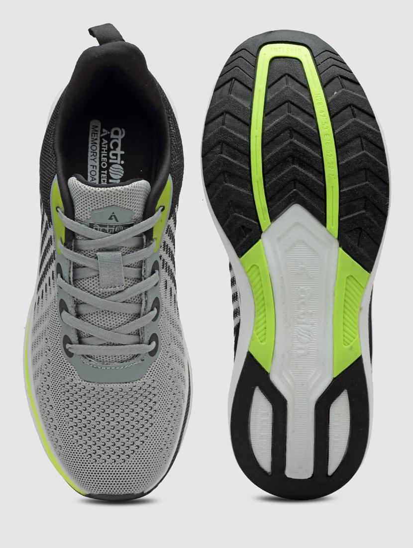men lace up sports shoes - 21460569 - Standard Image - 4