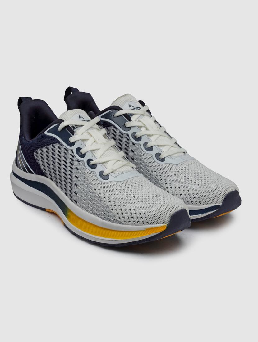 men lace up sports shoes - 21460572 -  Standard Image - 1
