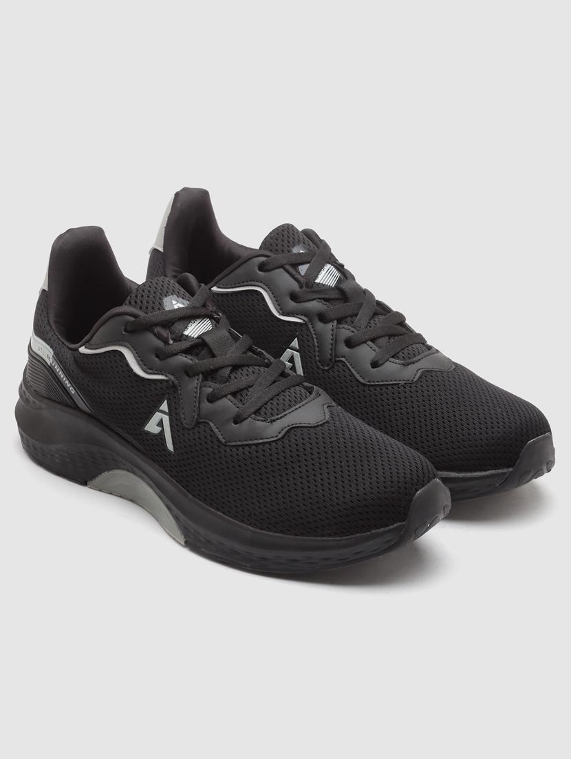 men lace up sports shoes - 21460585 - Standard Image - 1