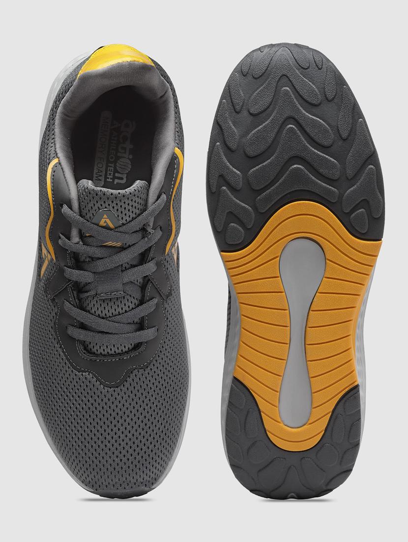 men lace up sports shoes - 21460586 - Standard Image - 4