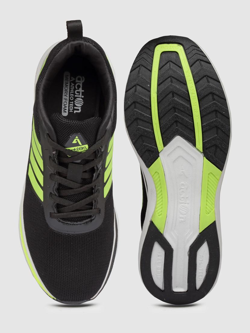 men lace up sports shoes - 21460589 - Standard Image - 4