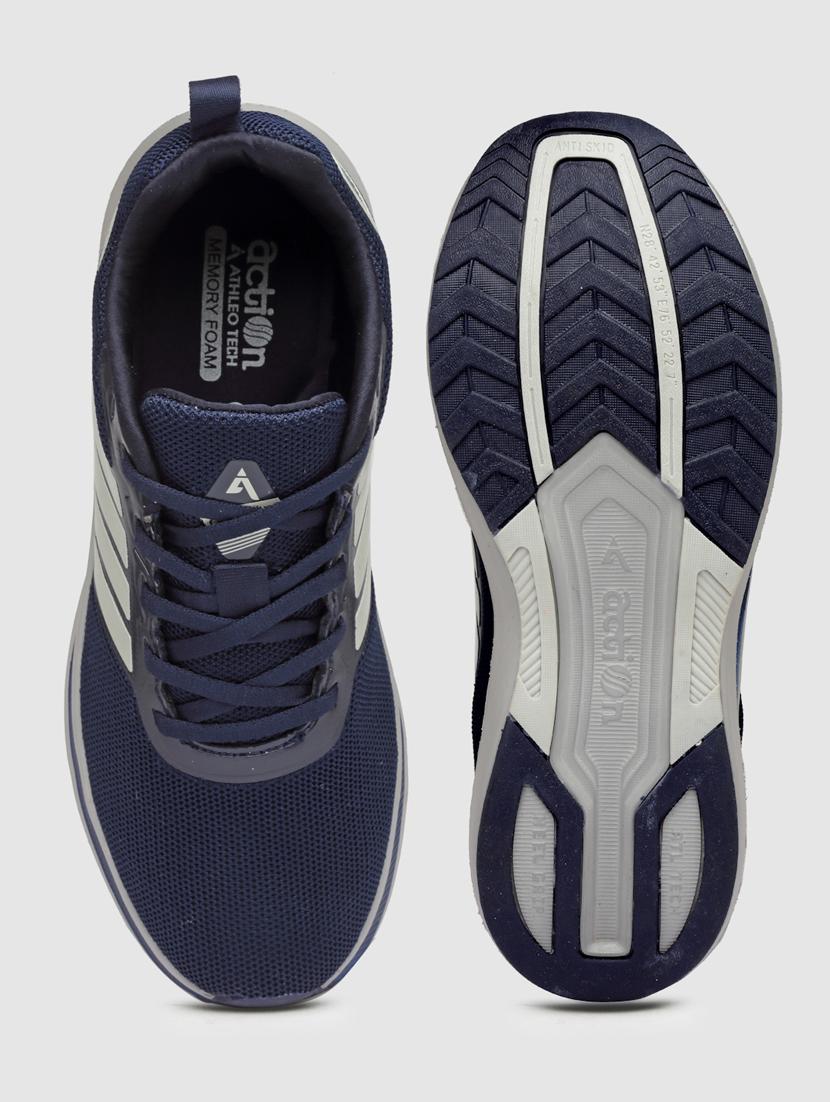 men lace up sports shoes - 21460592 - Standard Image - 4