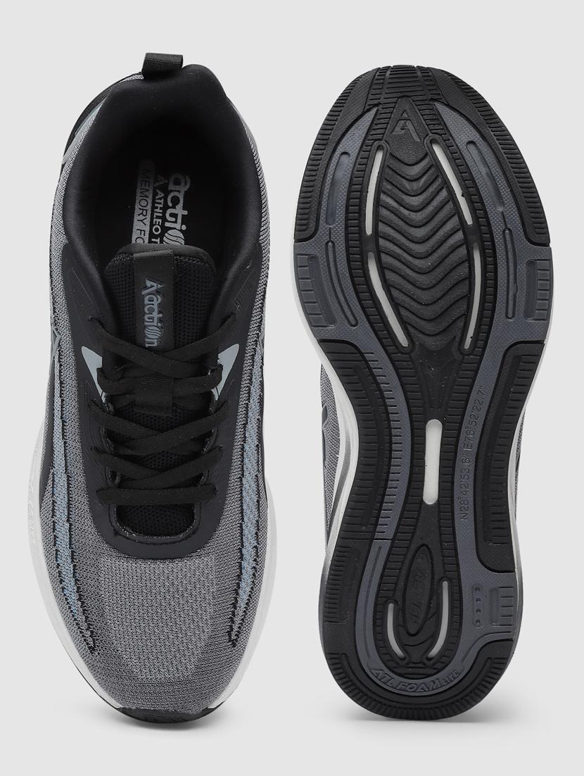 men lace up sports shoes - 21460626 - Standard Image - 4
