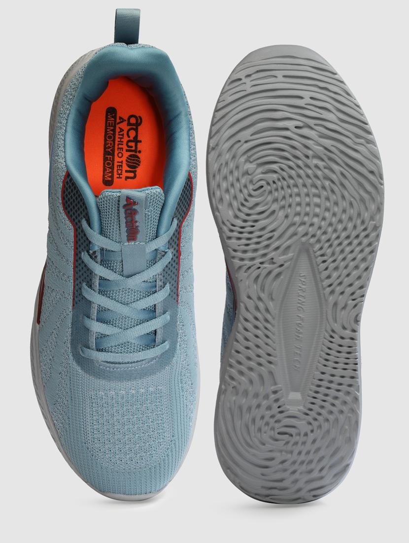 men lace up sports shoes - 21460633 - Standard Image - 4