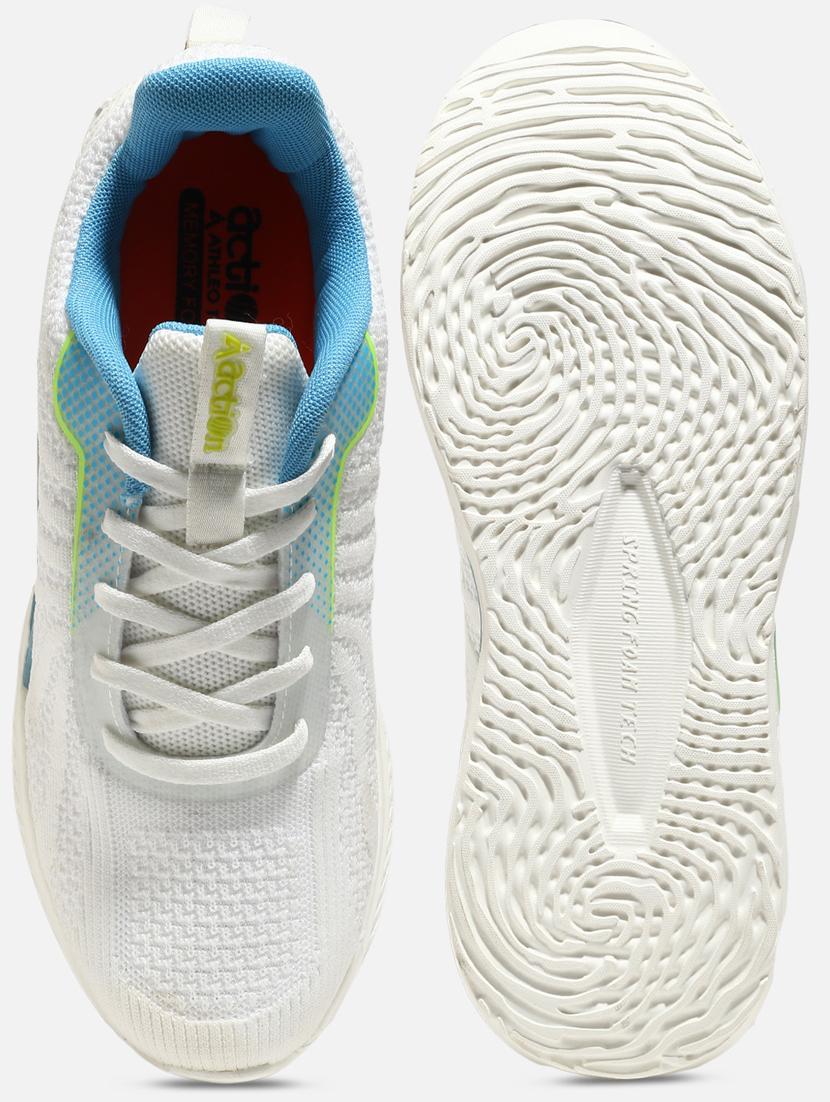 men lace up sports shoes - 21460637 - Standard Image - 4
