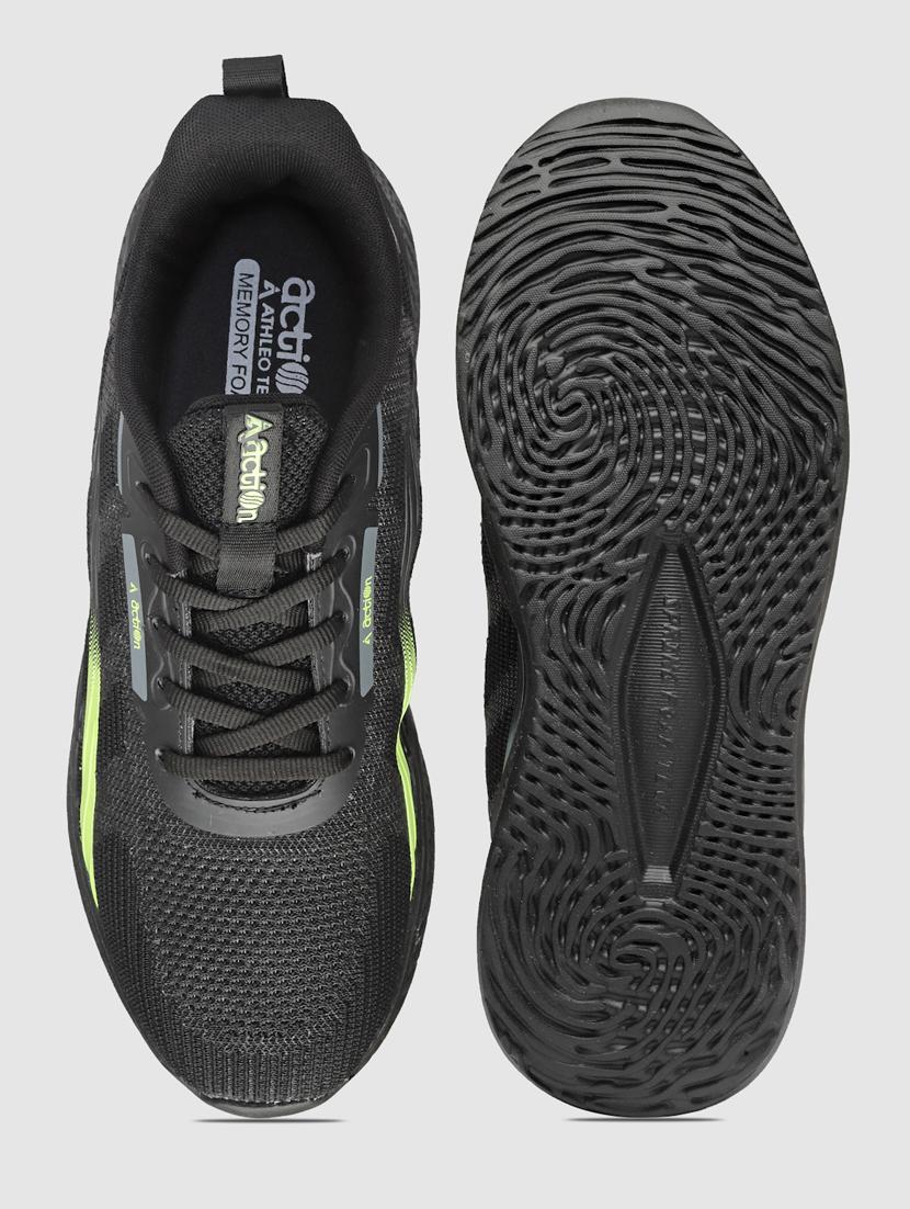 men lace up sports shoes - 21460639 - Standard Image - 4