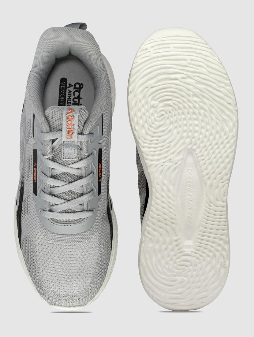 men lace up sports shoes - 21460640 - Standard Image - 4