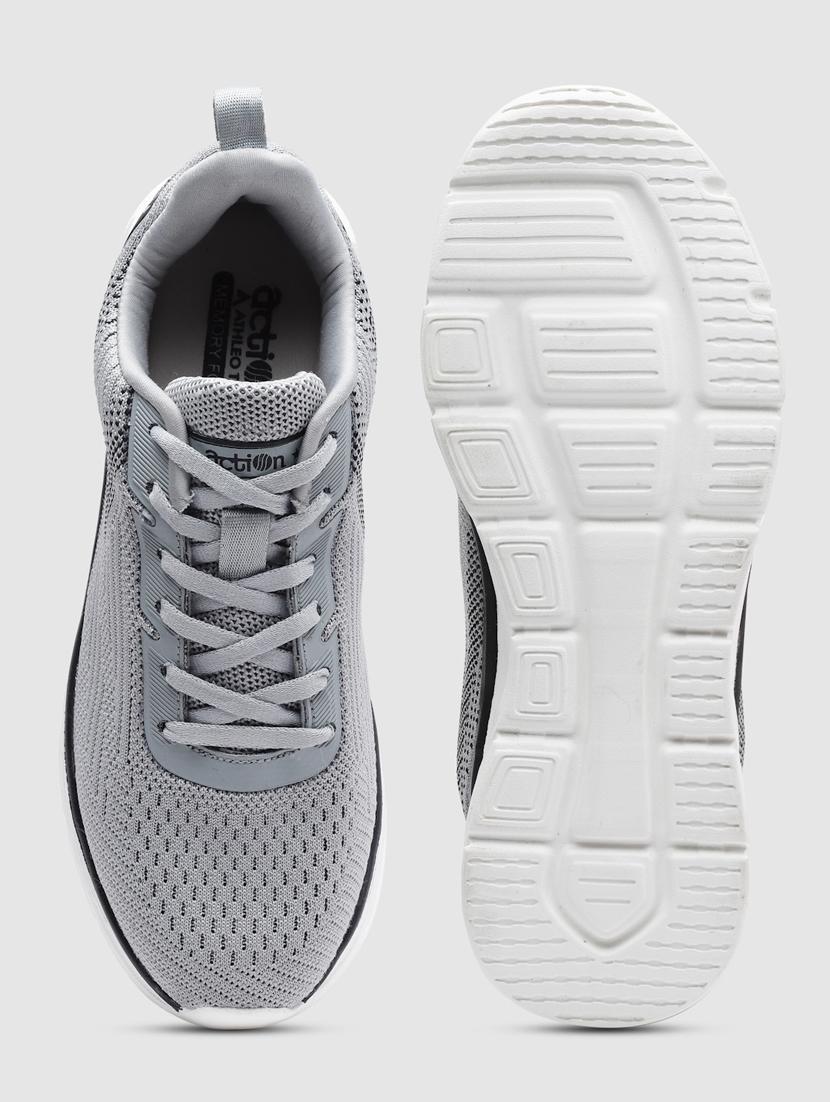 men lace up sports shoes - 21460751 - Standard Image - 4