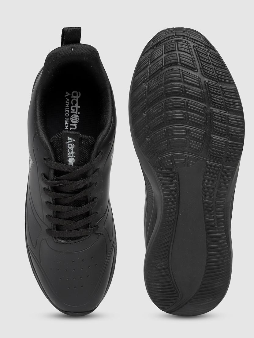 men lace up sports shoes - 21460761 - Standard Image - 4