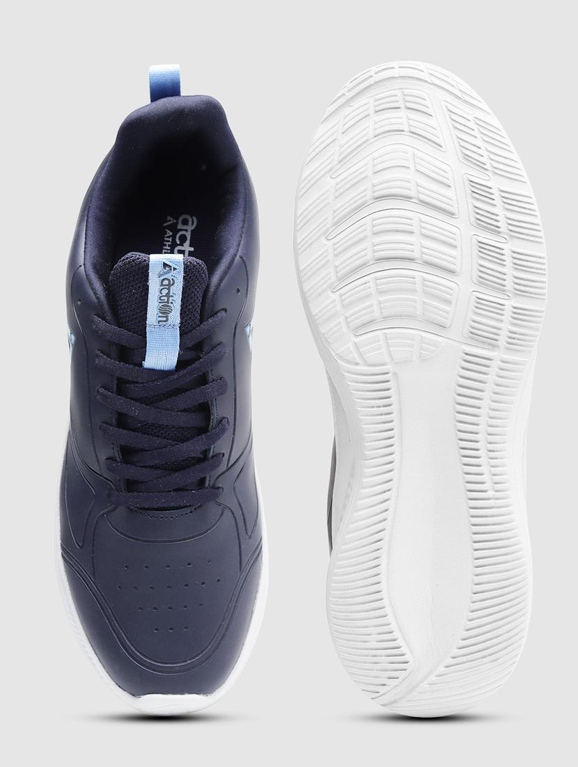 men lace up sports shoes - 21460762 - Standard Image - 4