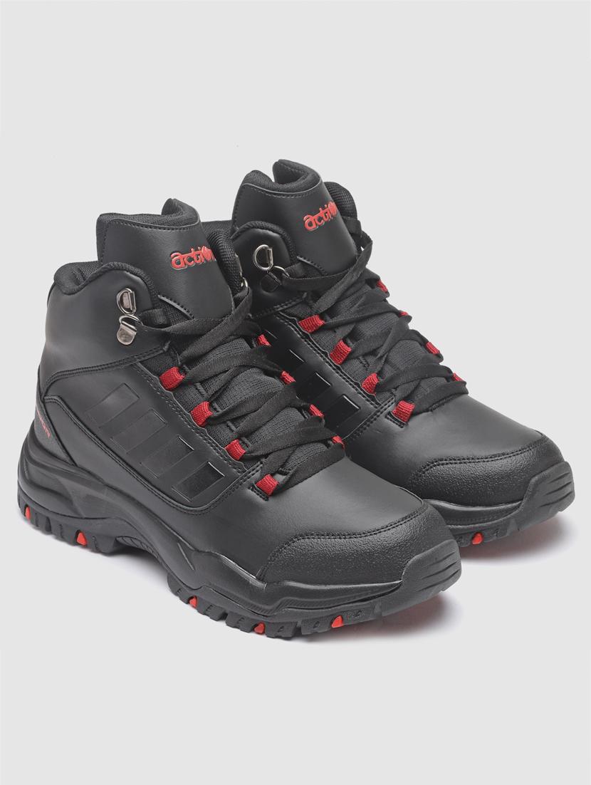 men lace up sports shoes - 21460786 -  Standard Image - 1