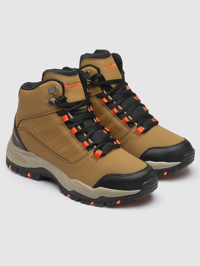 men lace up sports shoes - 21460787 -  Standard Image - 1