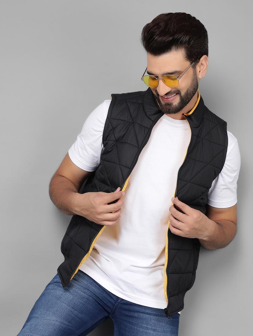 men sleeveless solid quilted jacket - 21461089 - Standard Image - 4