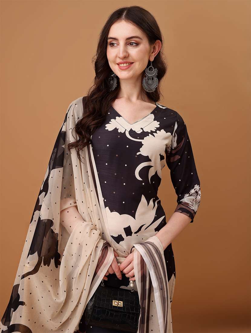 women black kurta pant set with dupatta - 21461310 -  Standard Image - 4