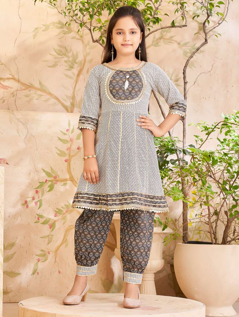 girls printed ethnic wear suit set