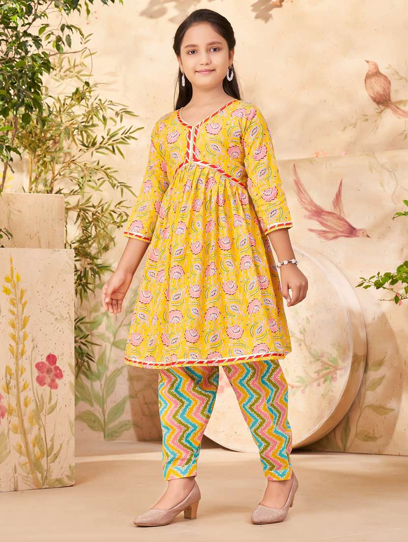 girls yellow cotton kurta pant suit set - 21462603 -  Standard Image - 1
