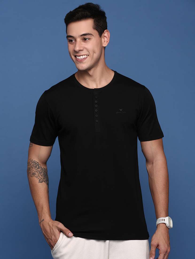 men solid round neck t-shirt
