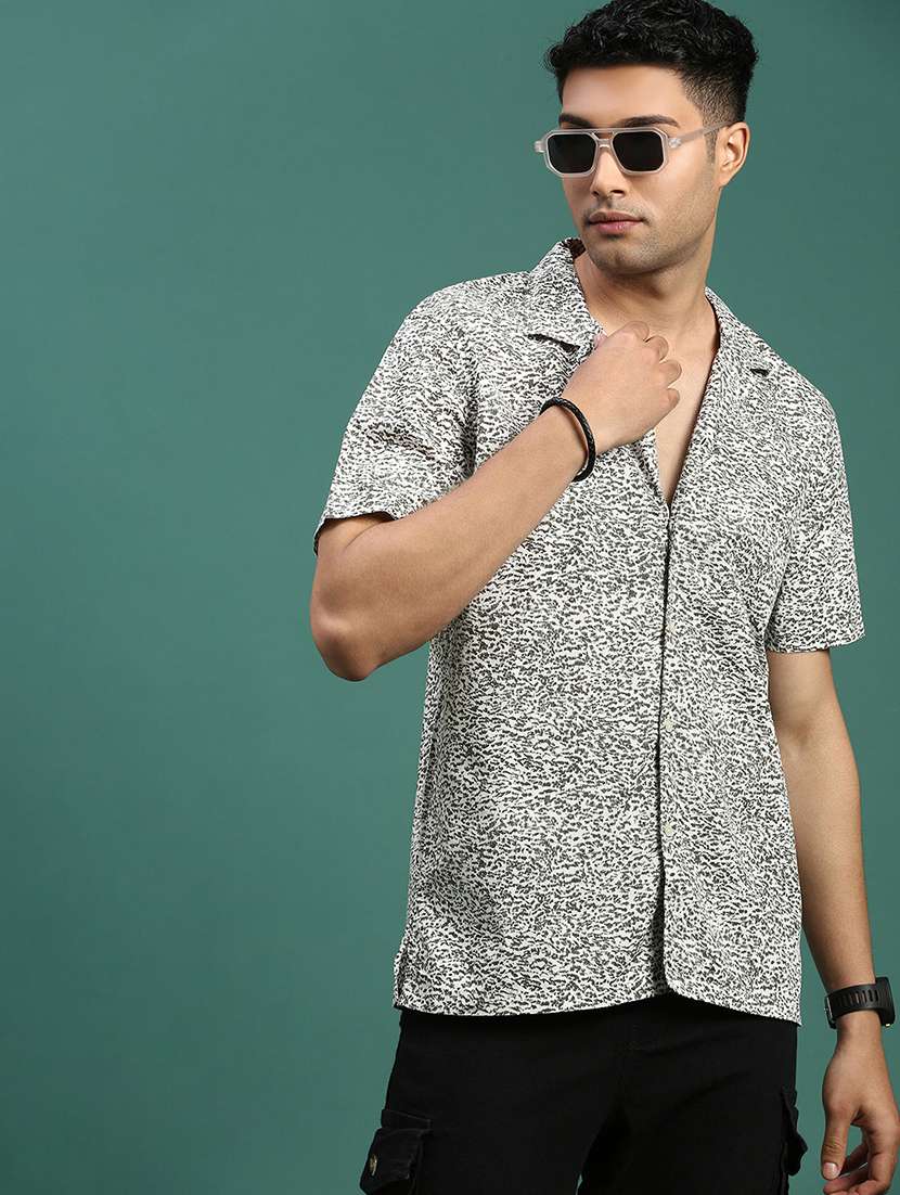 men printed short sleeve casual shirt - 21463250 -  Standard Image - 4