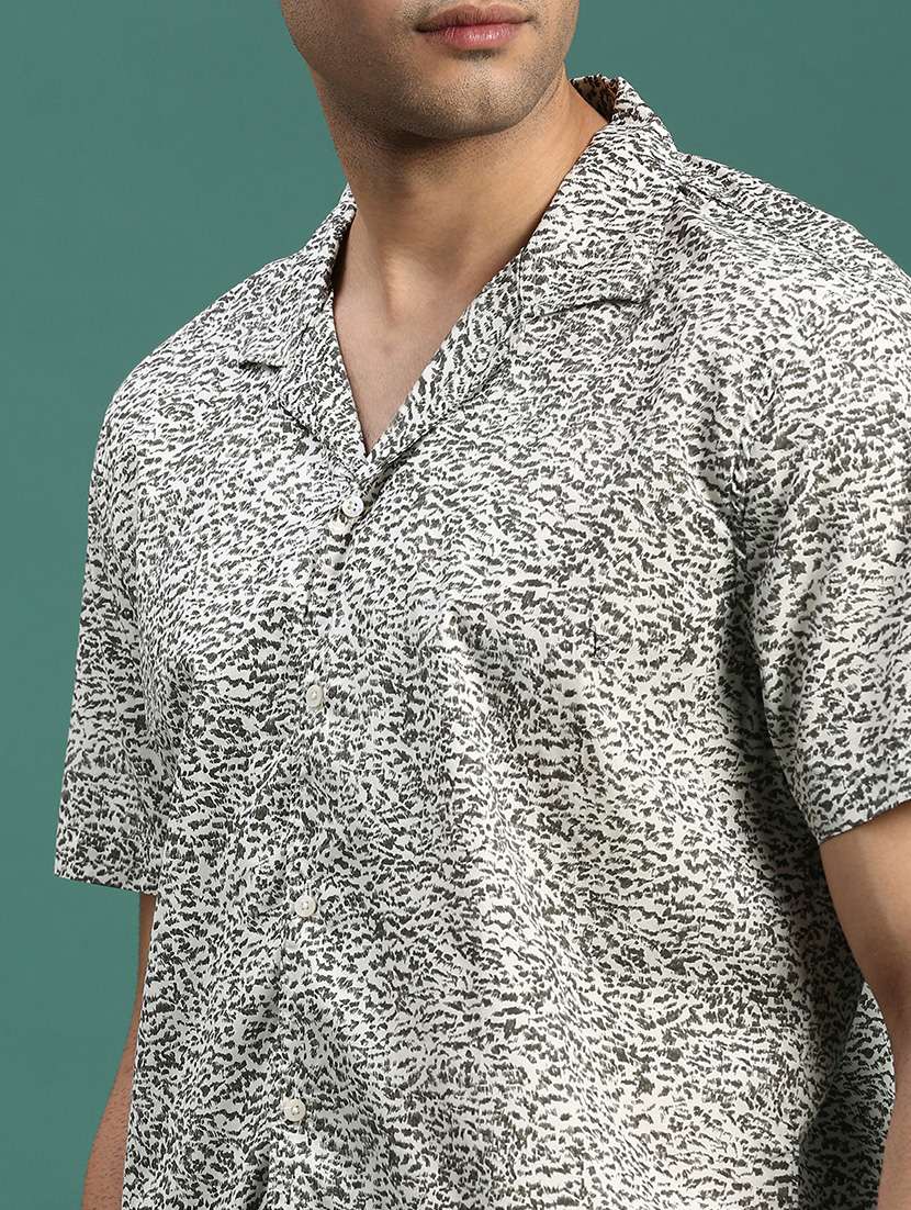 men printed short sleeve casual shirt - 21463250 -  Standard Image - 6