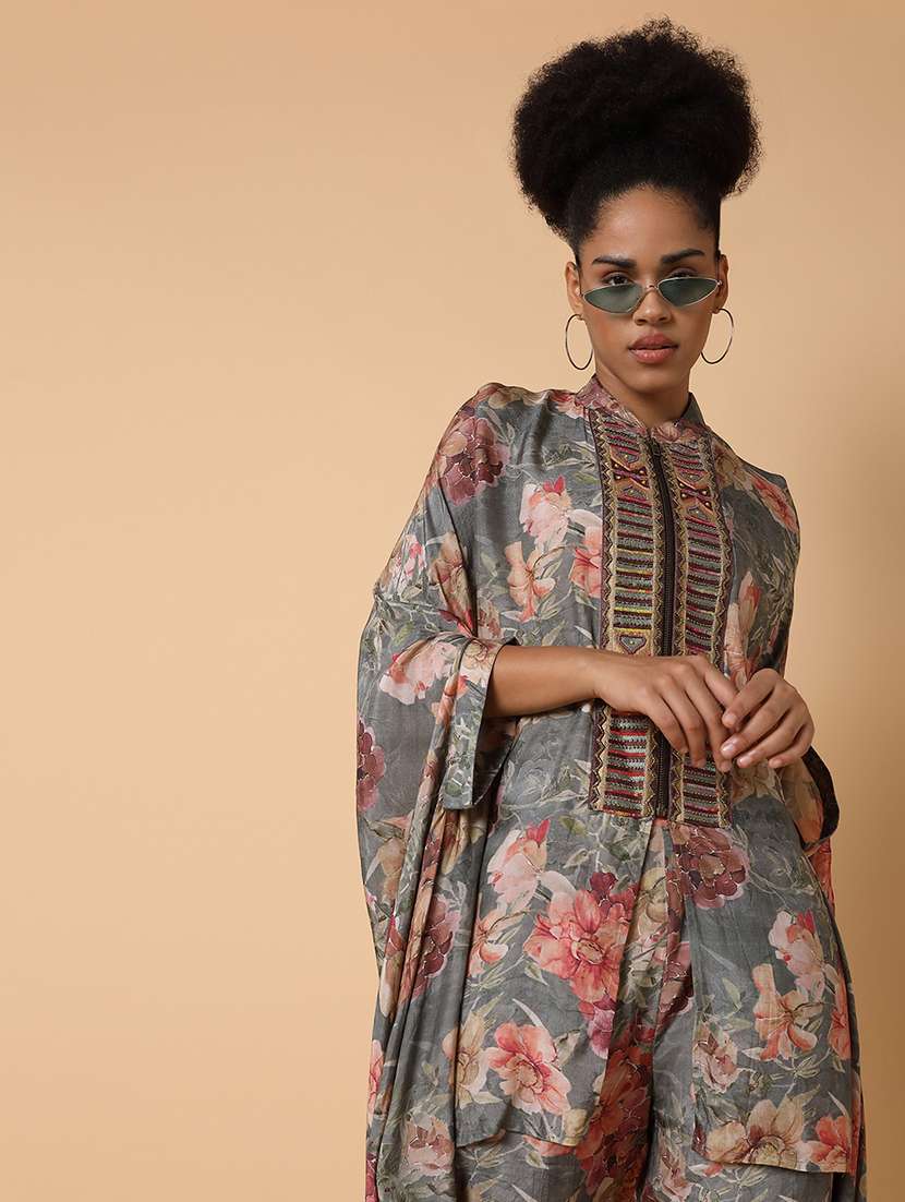 women floral printed mandarin neck fusion set - 21463493 -  Standard Image - 4