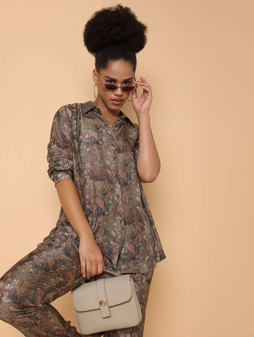 women printed shirt and trouser co-ord set - 21463495 -  Standard Image - 4