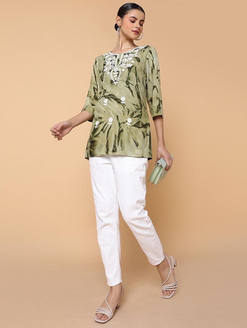 women olive chikankari straight kurti - 21463525 - Standard Image - 4
