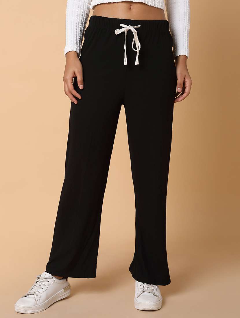 black lycra trousers