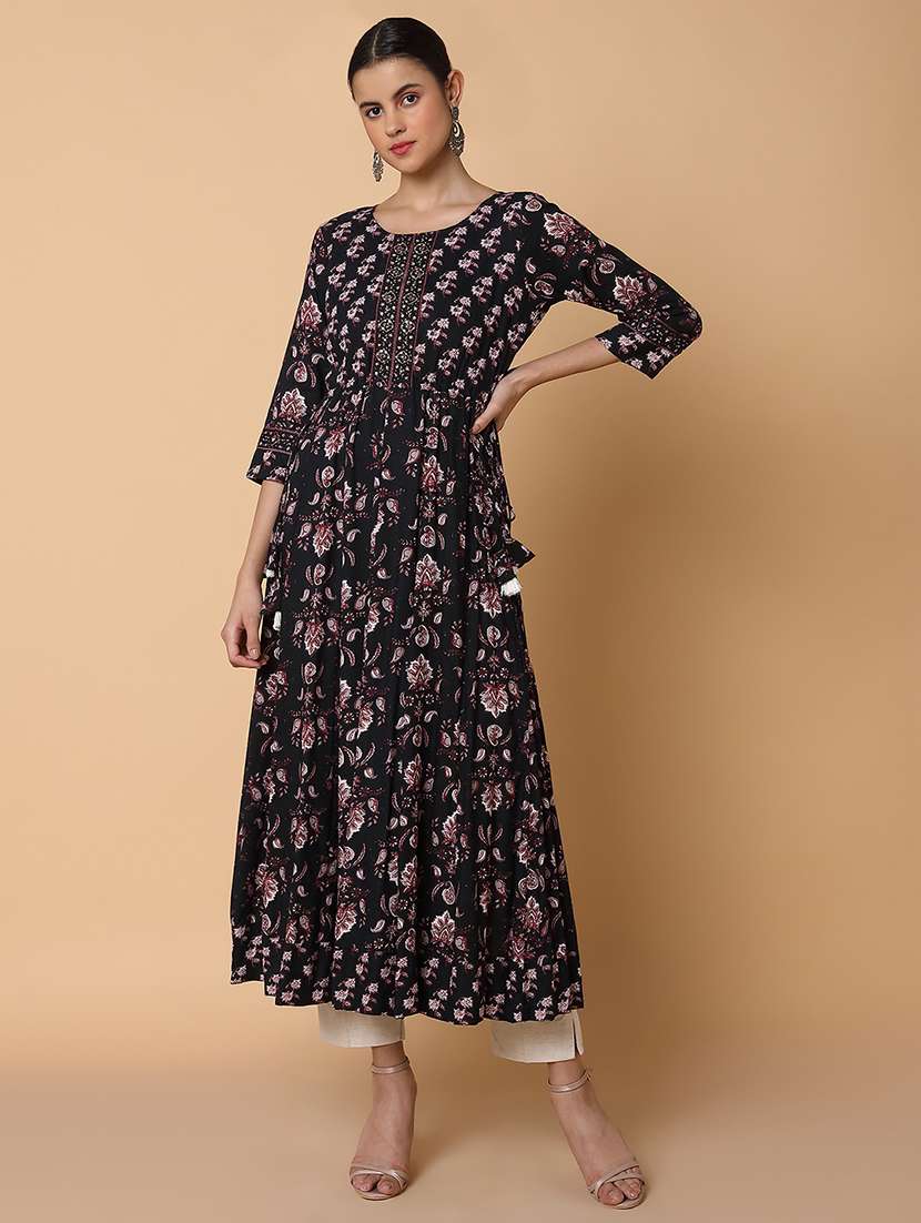 women three quarter sleeve anarkali kurta