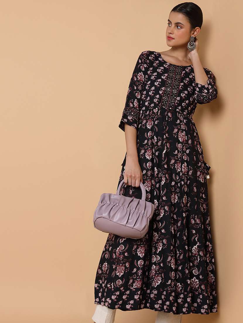 women three quarter sleeve anarkali kurta - 21463668 - Standard Image - 4