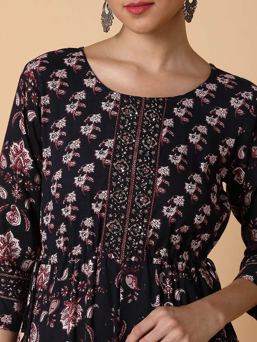 women three quarter sleeve anarkali kurta - 21463668 - Standard Image - 6