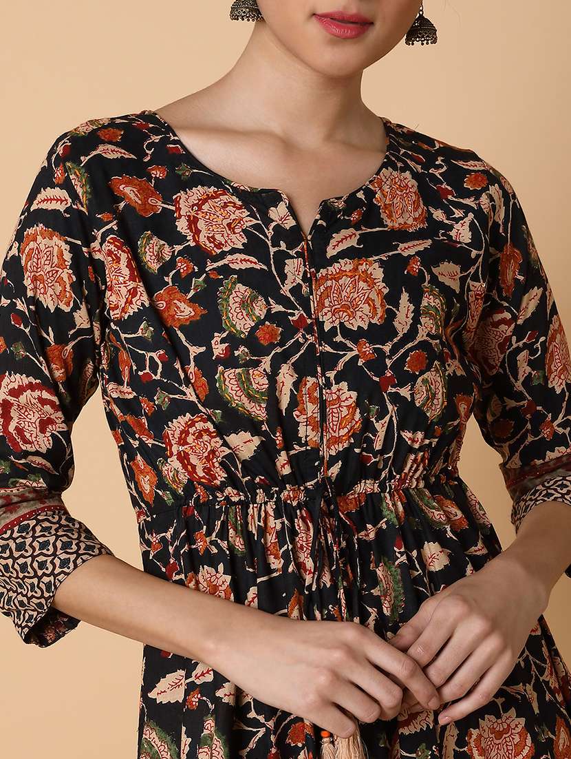 women three quarter sleeve anarkali kurta - 21463677 -  Standard Image - 6