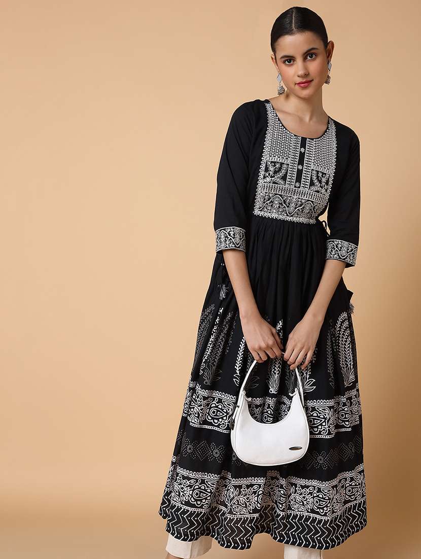 women three quarter sleeve anarkali kurta - 21463682 -  Standard Image - 4