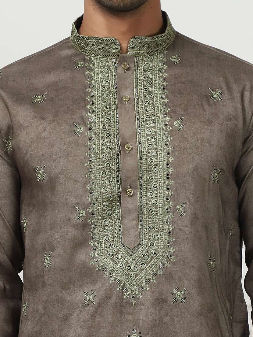 men embroidered mandarin neck long kurta  - 21467721 -  Standard Image - 4