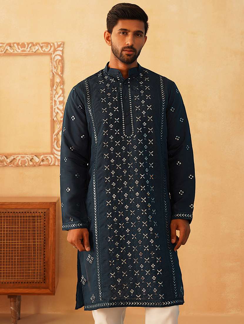 men embroidered mandarin neck long kurta 