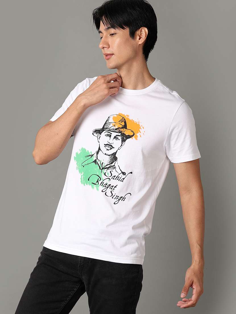men round neck front print t-shirt - 21467910 -  Standard Image - 1