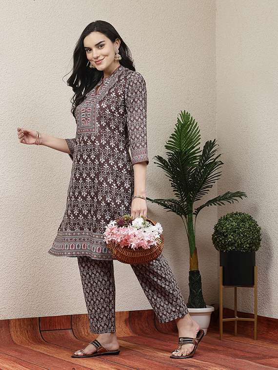 women brown floral printed kurta palazzo set - 21468553 - Standard Image - 1