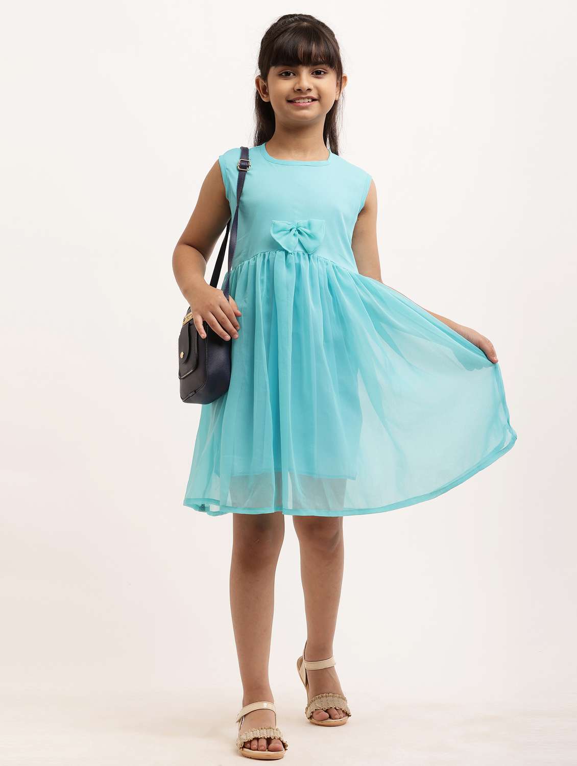 girl solid sleevless crepe frock