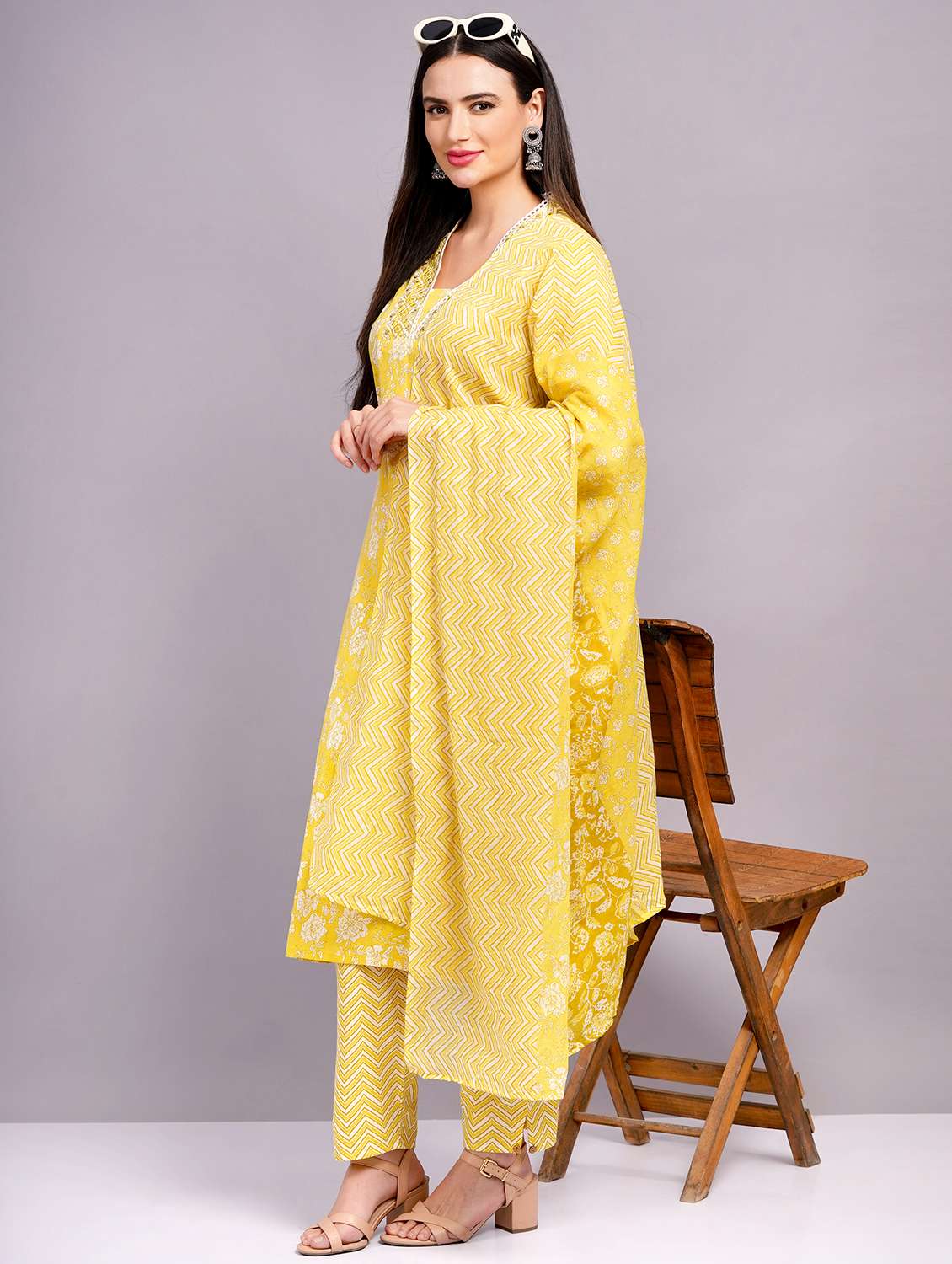 women floral printed three quarter sleeves suit set - 21481186 - Standard Image - 4